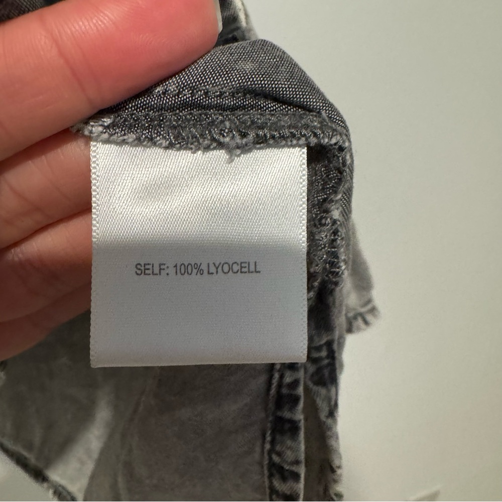 Jane and Delancey Black Acid Wash Short Sleeve Button Down Top - Picture 4 of 6